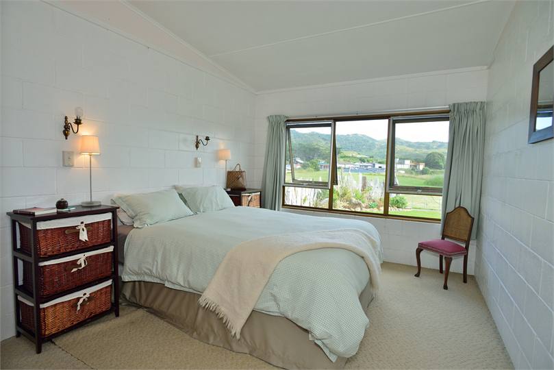 Bedroom 1 (main house)