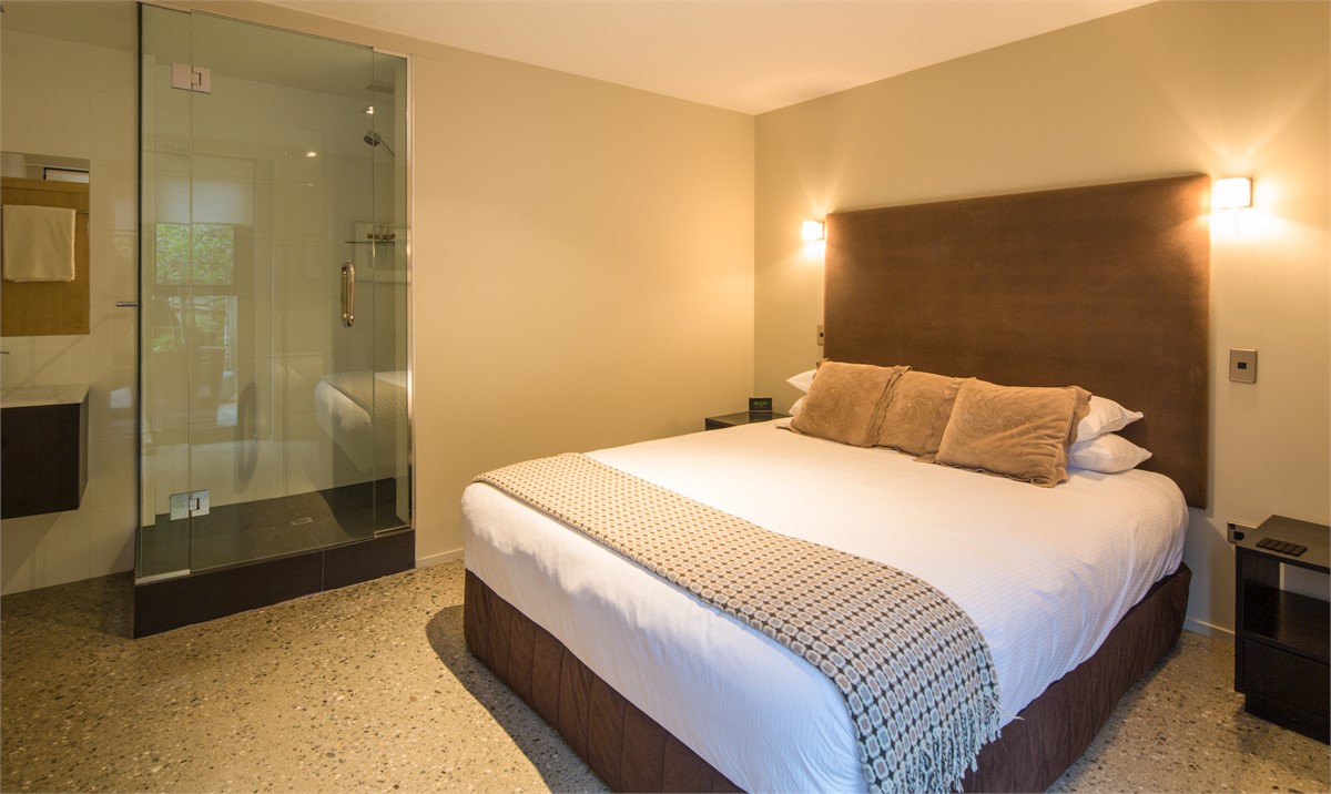 Guest bedroom with shower