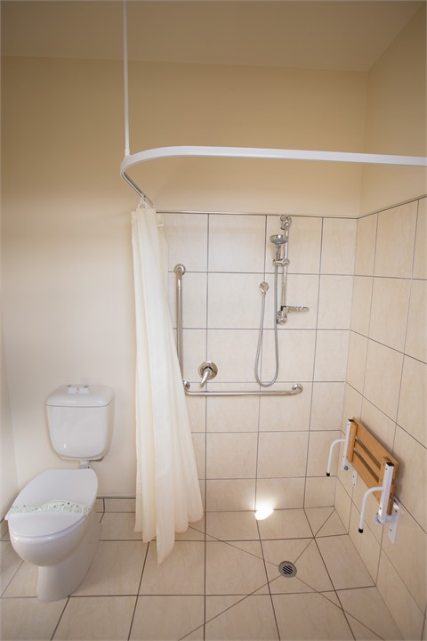 bathroom (accessible)