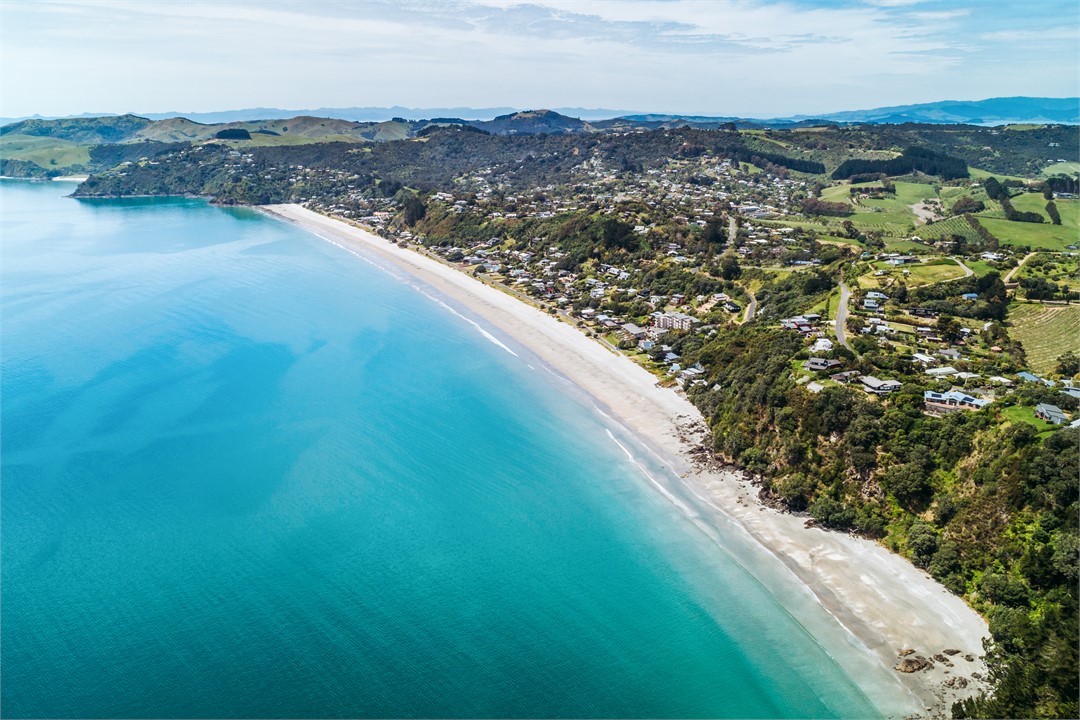 Onetangi Beach