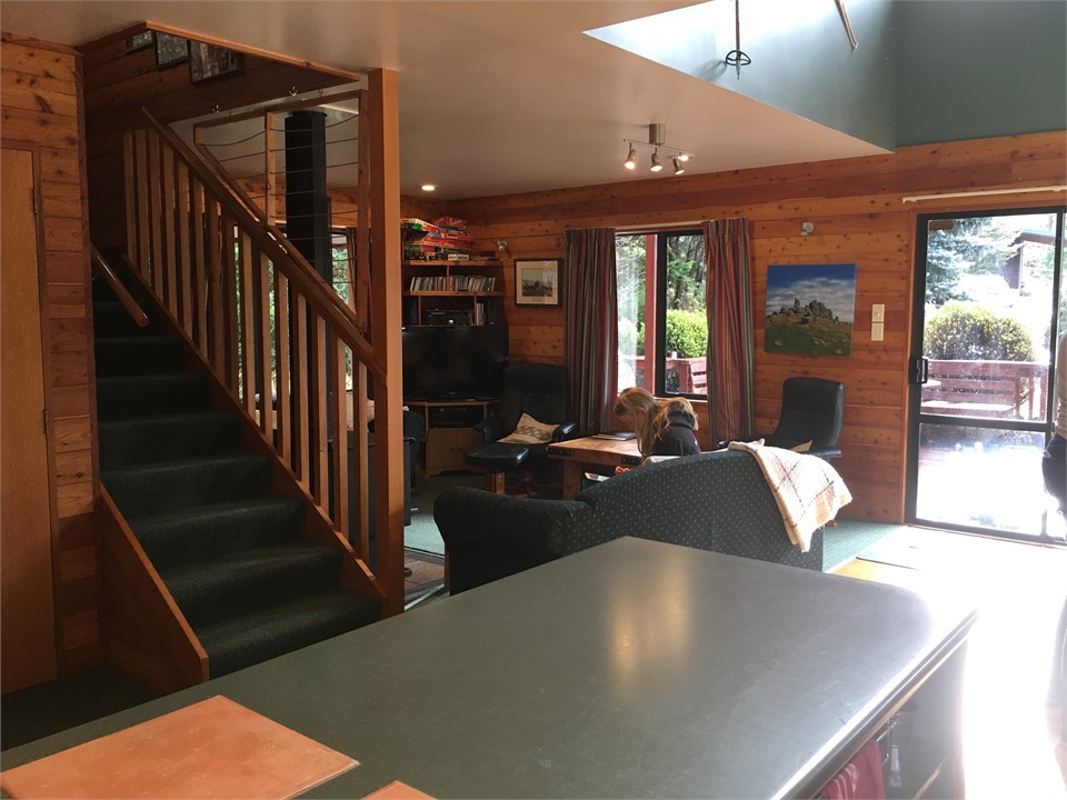 From kitchen toward lounge