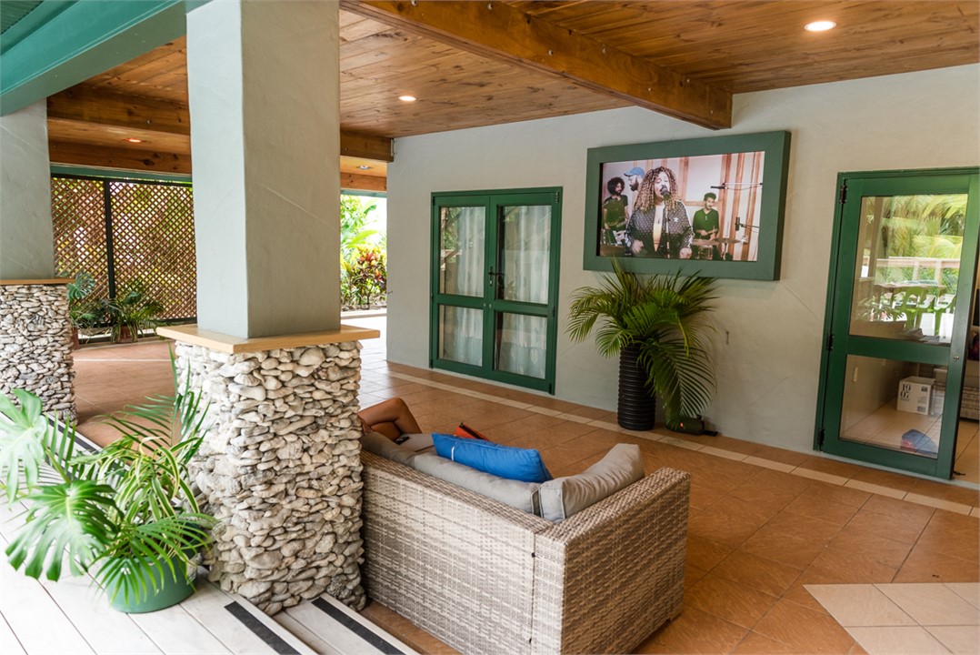 Ground level outdoor large Smart TV