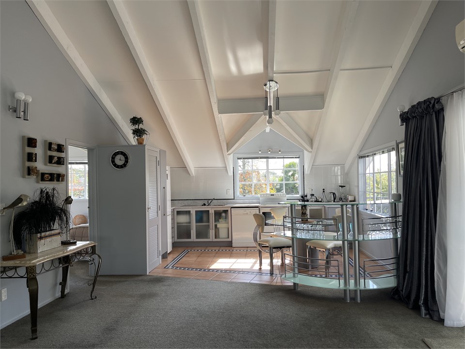 Kauri Loft full sized kitchen