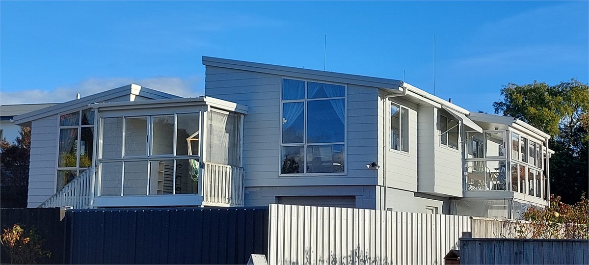 Electric security gate