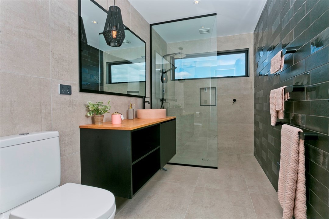 Upper level bathroom