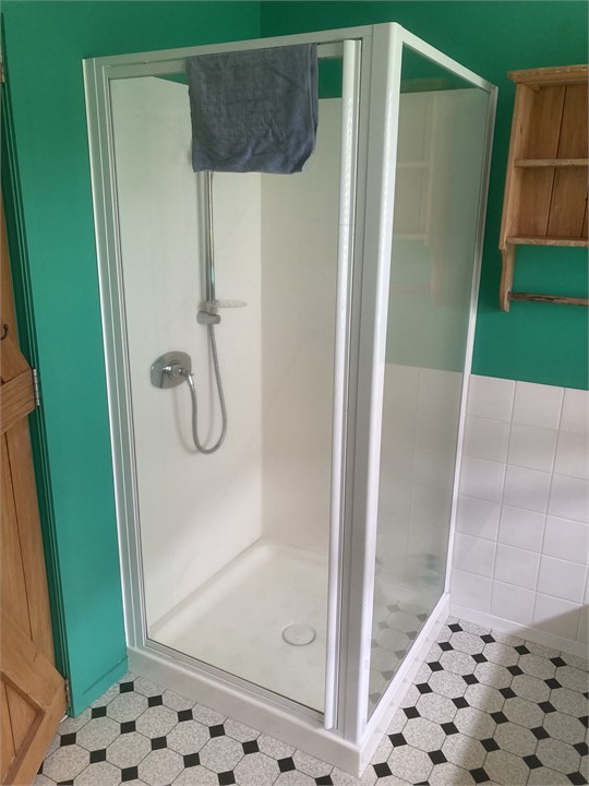 Main Bathroom Upstairs