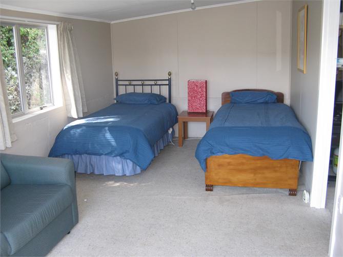 Sleepout 2 x single beds