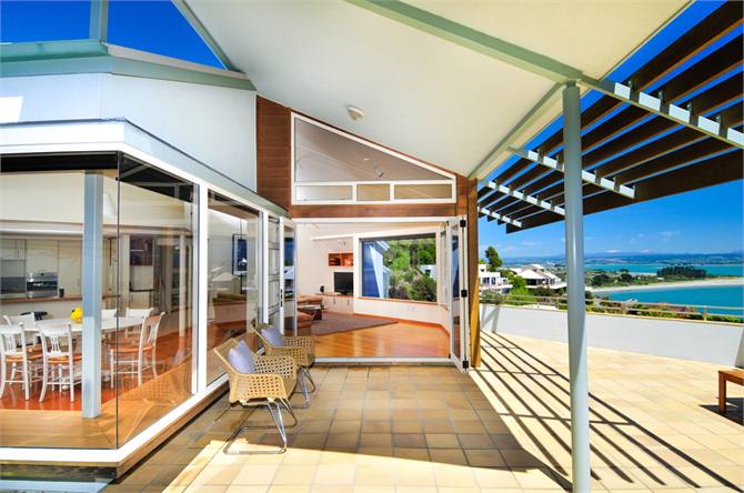 Beach Views - Nelson Holiday Home
