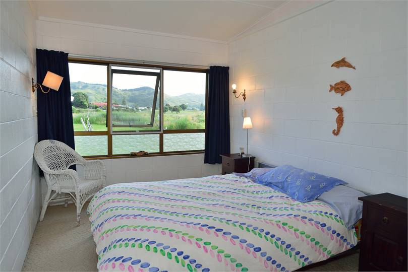 Bedroom 2 (main house)