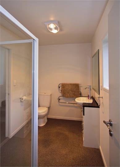 JM4 Ensuite Bathroom
