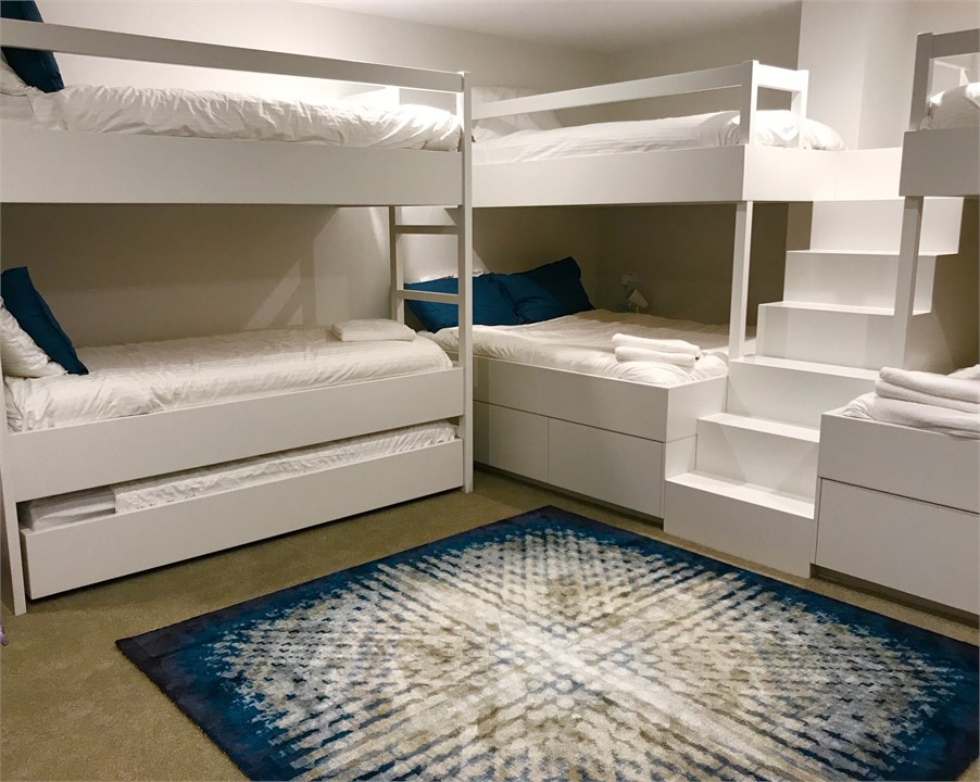 Kids bunk room