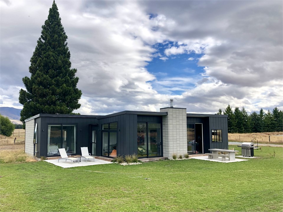Tussock Fields Twizel Holiday Home for rent Holiday Houses