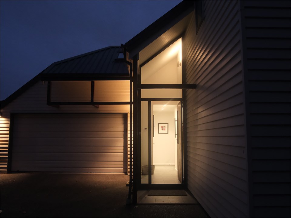 Detached house on quiet street
