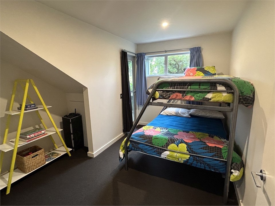 Middle bedroom (D+S)