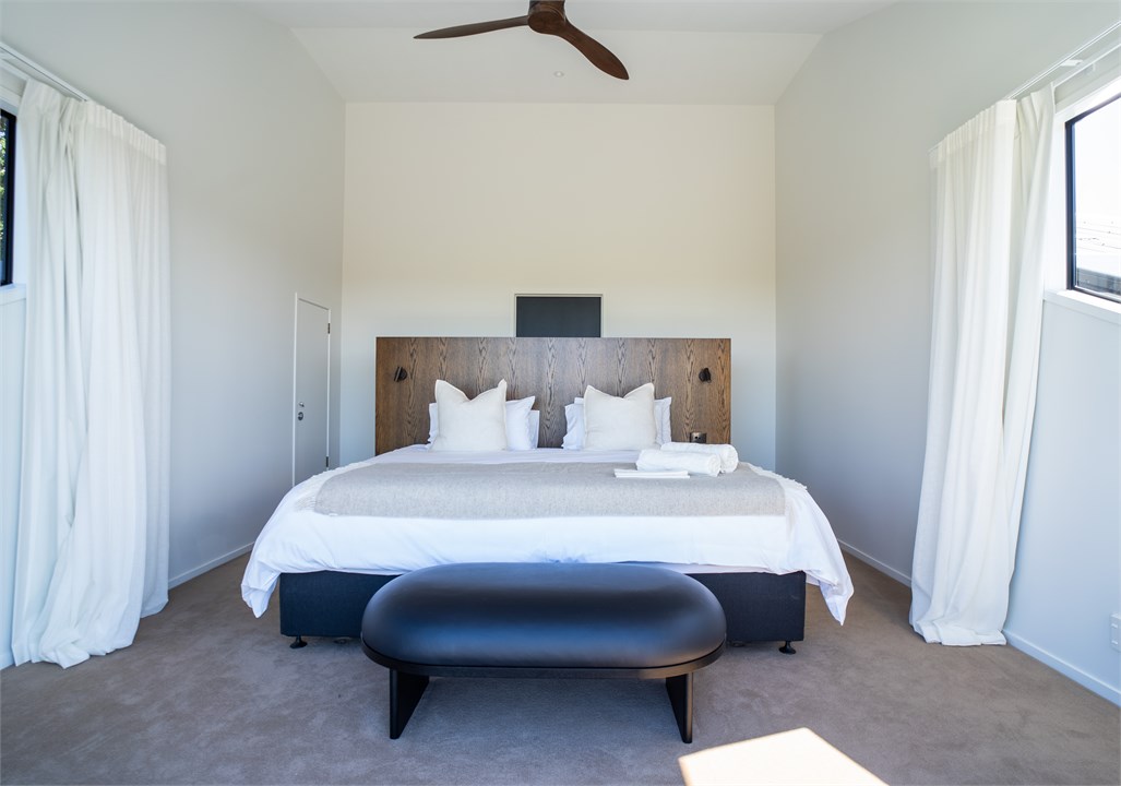 California King - Balcony Bedroom