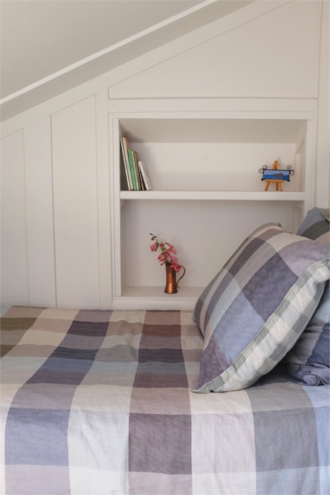 Single Bed in Small Upstairs Loft