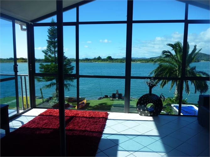 Ngunguru WATERS EDGE Apartment. Ngunguru Apartment for rent Holiday