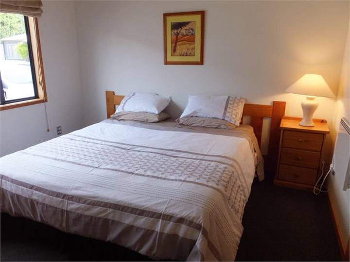 Downstairs Bedroom as a double