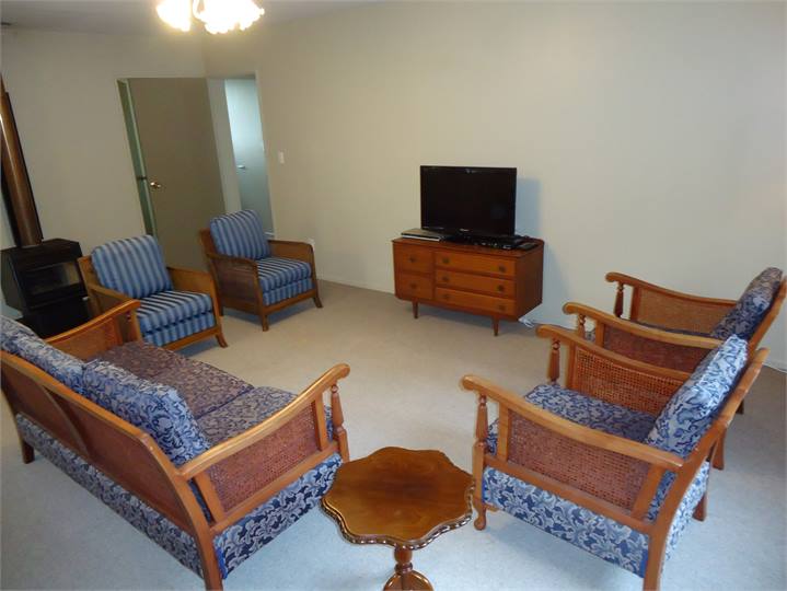 Living... seating for 6/7 people, Freeview TV &DVD