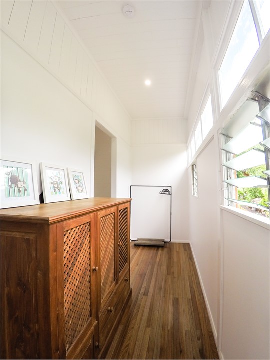 Alcove between bedrooms