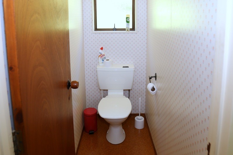 Separate toilet upstairs