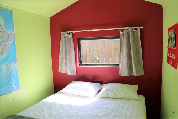 Bellbird Bach - 1 king bed, can be twin singles