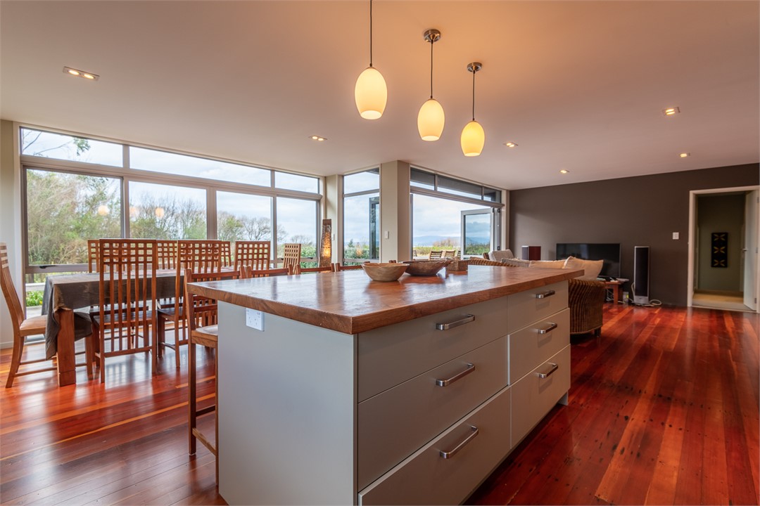 Lake View Inn Great Lake Views, Pet Friendly Rotorua for rent