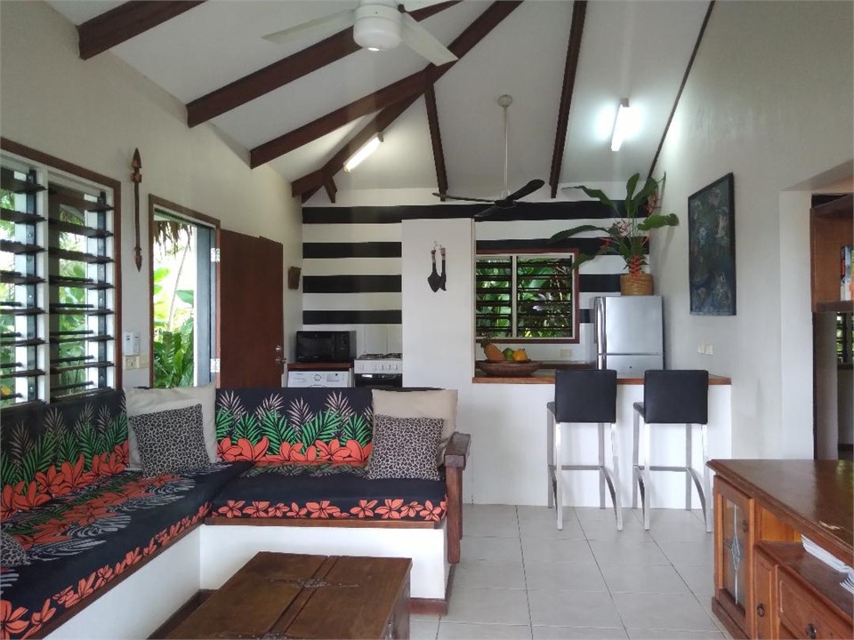 Lagoon Sunset Villa. Open plan living/ kitchen.