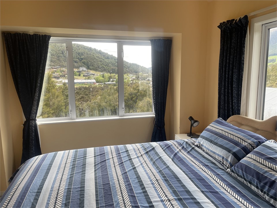 Master Bedroom, Queen with ensuite