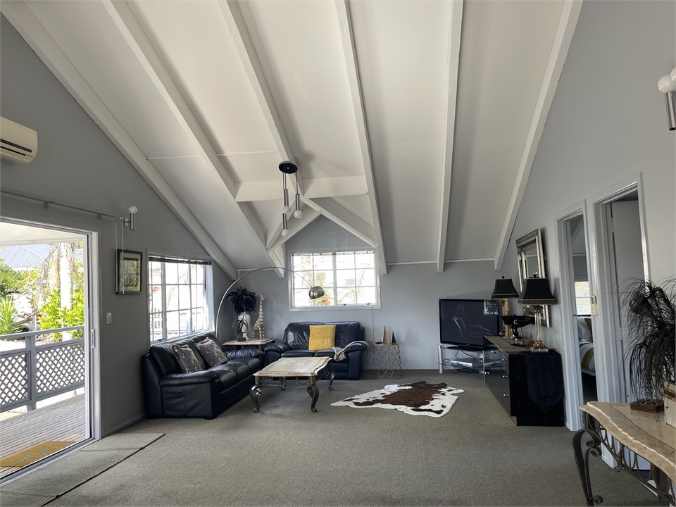 Kauri Loft living room