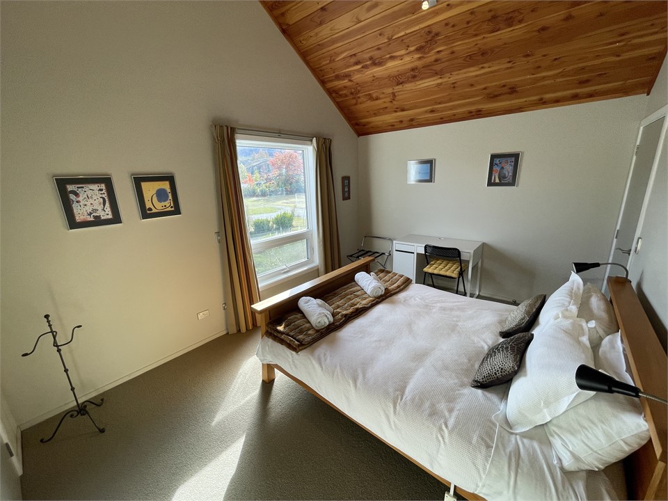 Upstairs Queen Bedroom