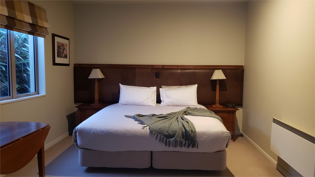 Second room with kitchenette & fold out couch