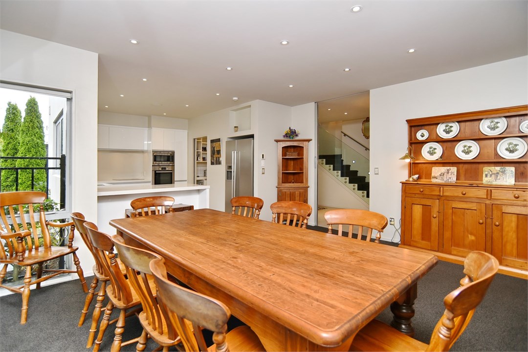 Dining table that seats 9 people