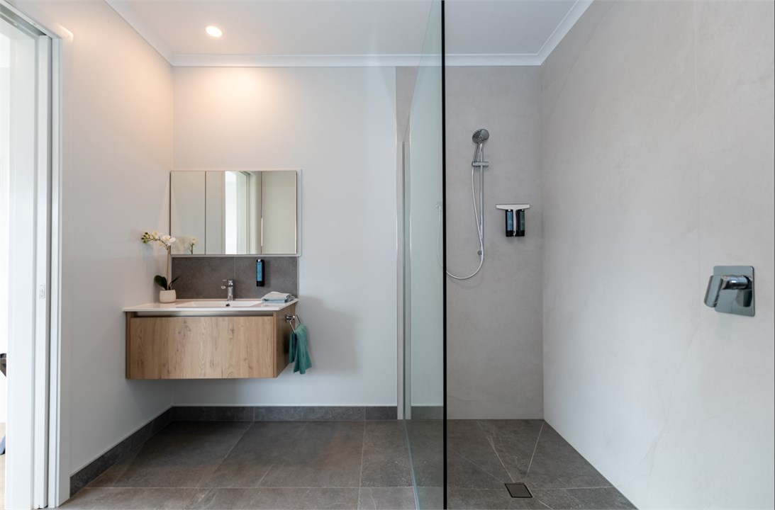 Master bedroom & ensuite