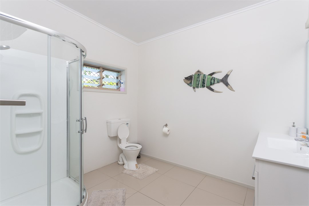 Ensuite for King Bedroom 1