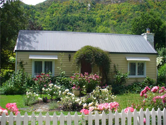 summer garden Buckingham St