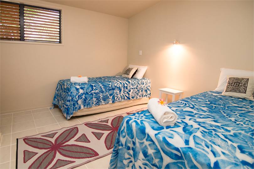 Upstairs bedroom 2 - 2 x singles or 1 x king bed