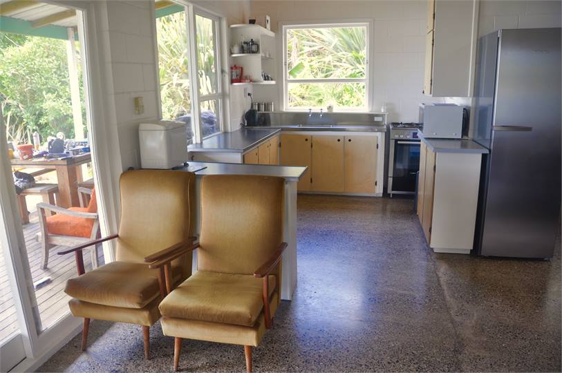 Well appointed kitchen handy to outdoor living