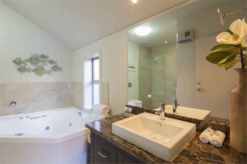 Master Bedroom Ensuite