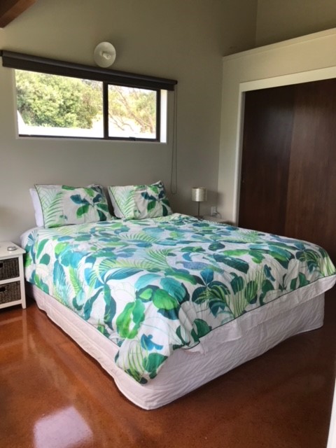 Kingsize Bed Main Bedroom