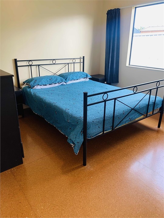 Barbara Ave Beach House - Coast Room / Queen Bed