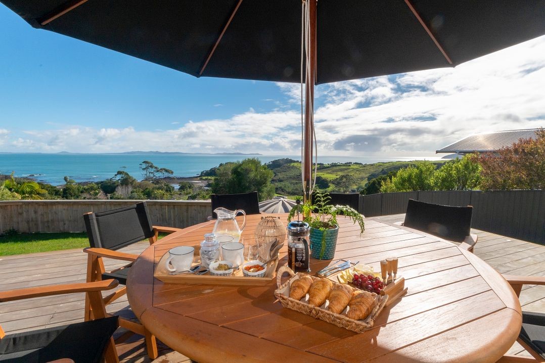 Luxury Lookout Bachcare Cable Bay Holiday Home For Rent Holiday