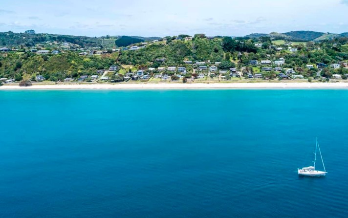 Onetangi Beach
