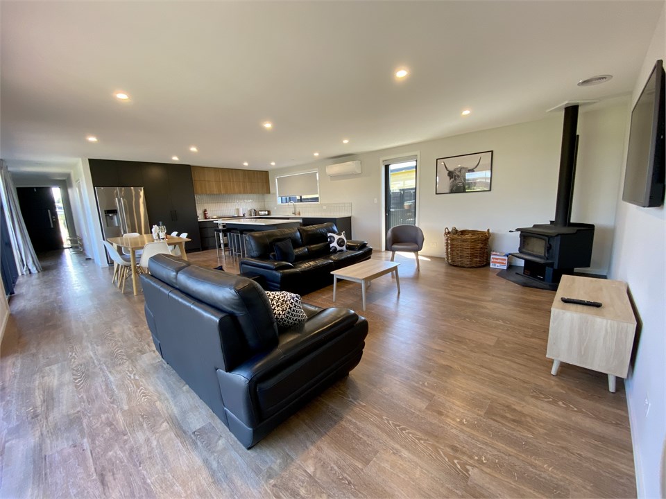 Stylish, Tasteful in Totara Twizel Holiday Home for rent Holiday Houses