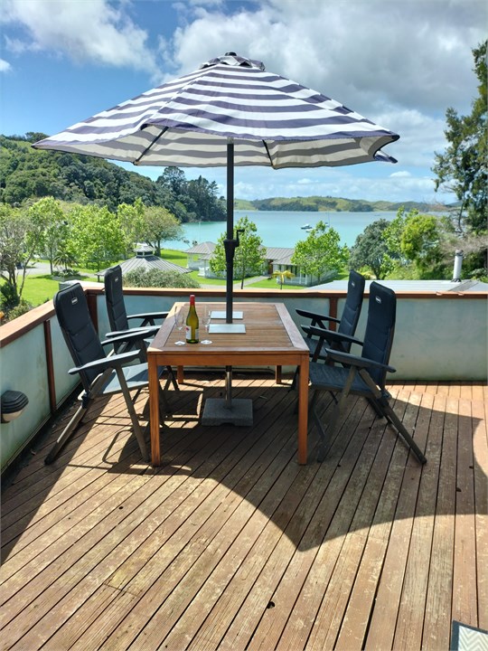 Orapiu Oasis Waiheke Island Homestay for rent Holiday Houses