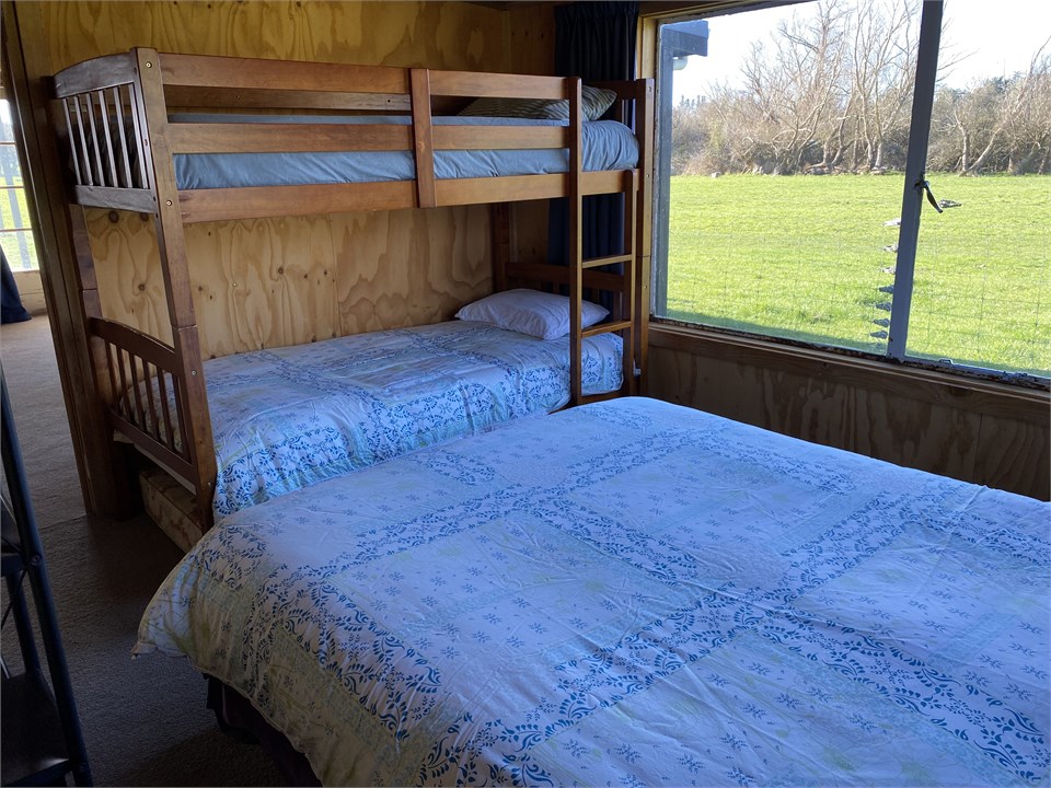 bedroom 1, Queen & Single bunks