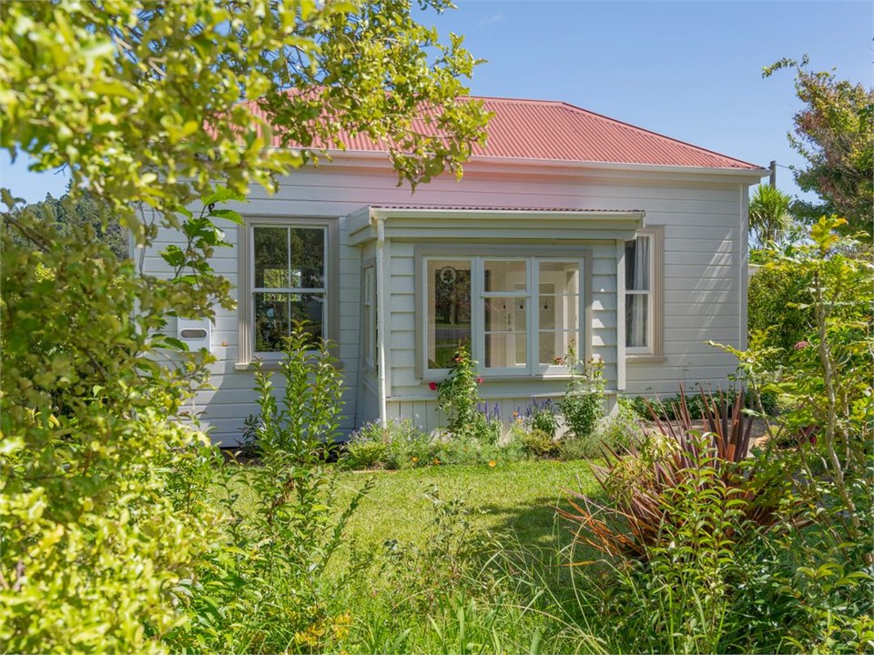 Crabapple Cottage (Bachcare) Coromandel Town Holiday Home for rent