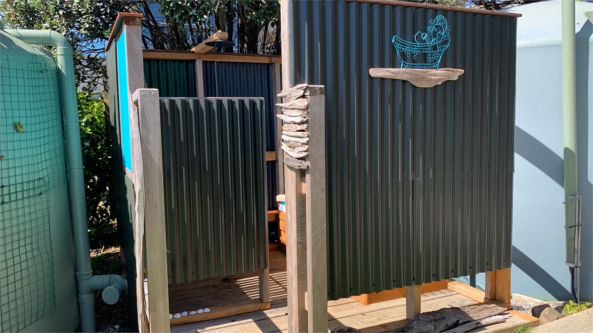 Outdoor bath n shower