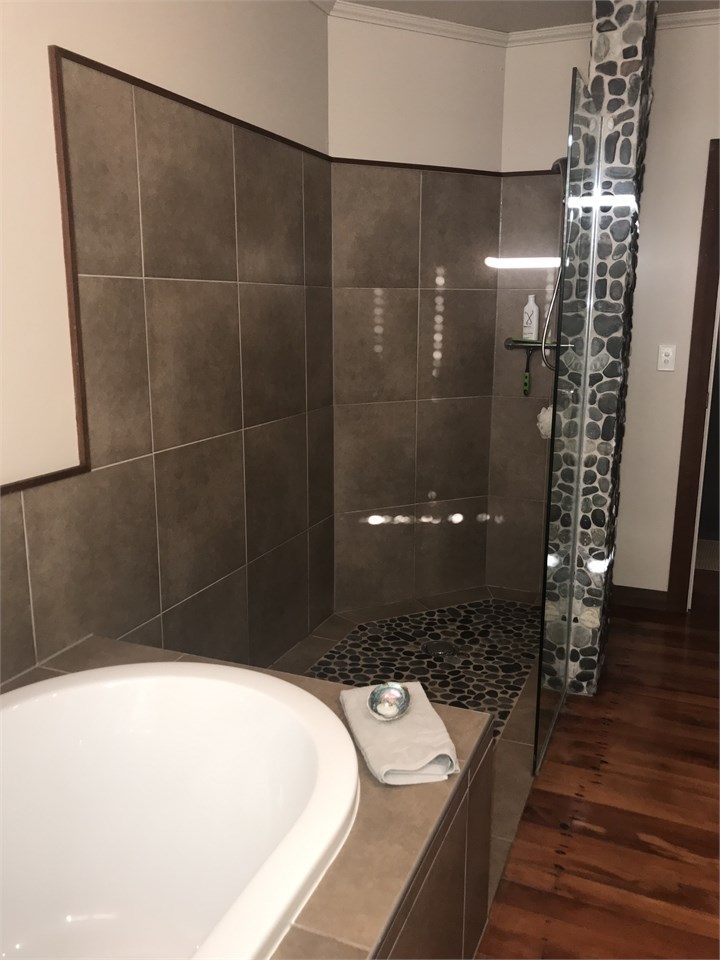 Main bedroom ensuite