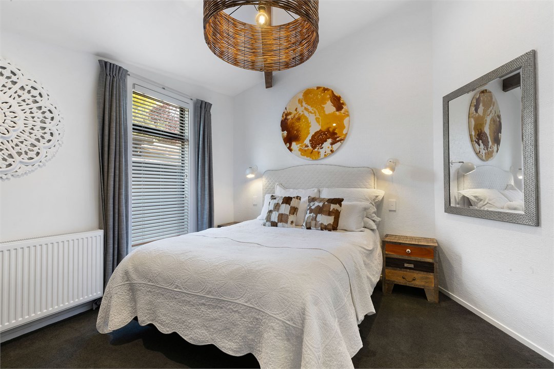 Aura Queenstown Holiday Homes | Arrowtown Luxury E